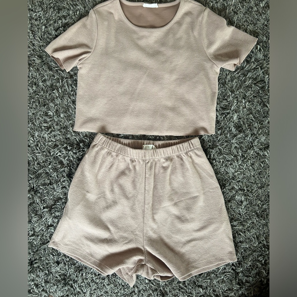 Top & Short Set - Picture 2 of 4